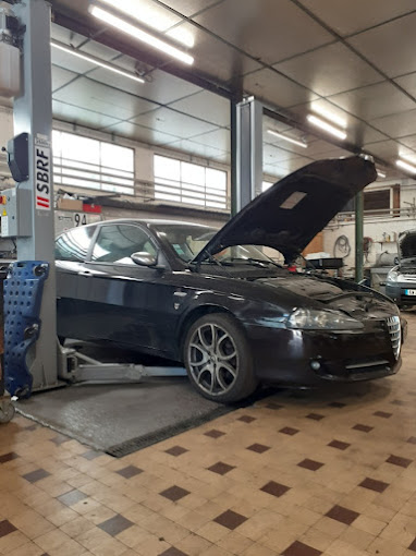 Aperçu des activités de la casse automobile AUTO VERTE située à PRUNIERES (38350)